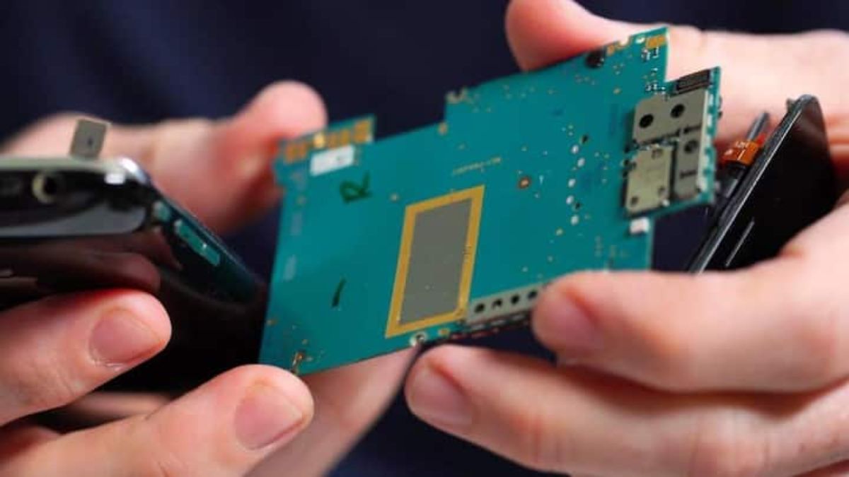 Eski telefonunuzda altın var: Bilim insanları, elektronik atıklardan maden çıkarmanın yolunu buldu